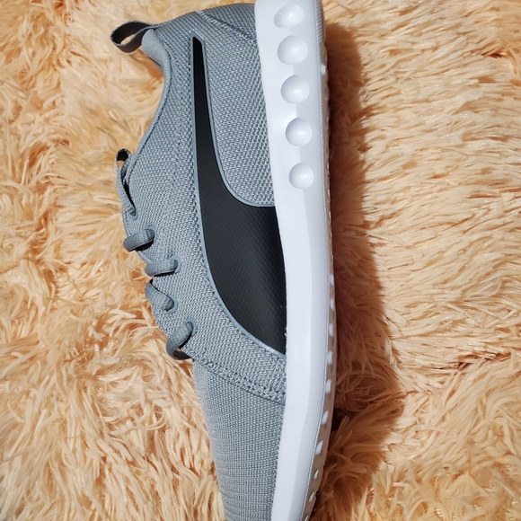 Sneakers - Picture 1 of 4